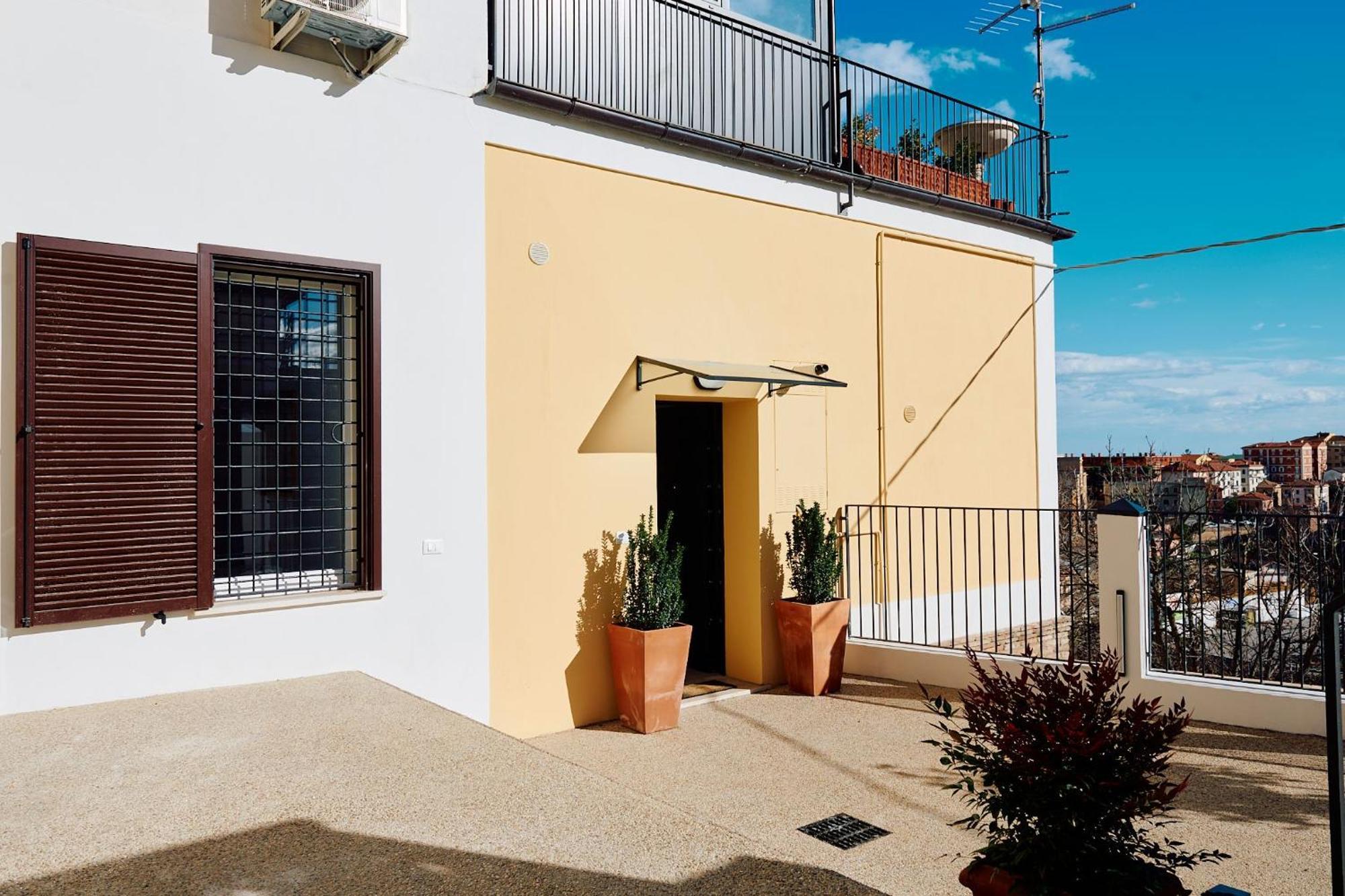 Relais Al Teatro Bed and Breakfast Chieti Eksteriør billede
